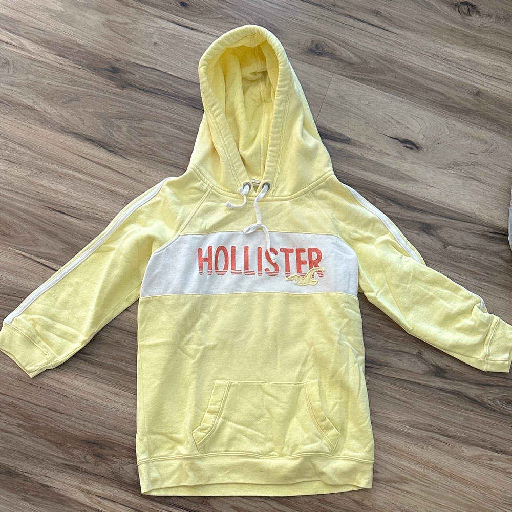 XLHollister Hoodie with cropped sleeves. Fits like a Sm/MD